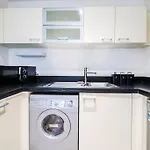 Canary Wharf-10% Discount-Fibre Wifi-5Mins To Tube