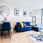 Canary Wharf-10% Discount-Fibre Wifi-5Mins To Tube