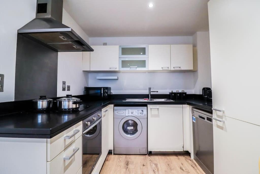 Canary Wharf-10% Discount-fibre Wifi-5mins To Tube Londres