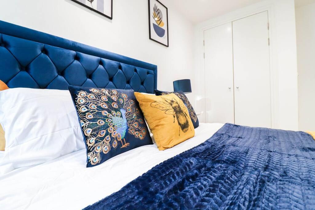 Apartamento Canary Wharf-10% Discount-fibre Wifi-5mins To Tube *